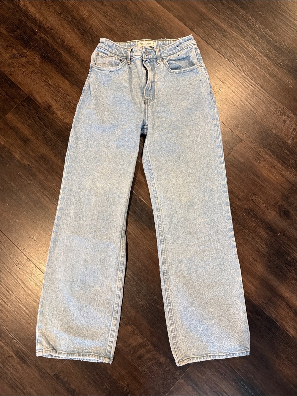 Abercrombie & Fitch 90’s Relaxed Jean High Rise